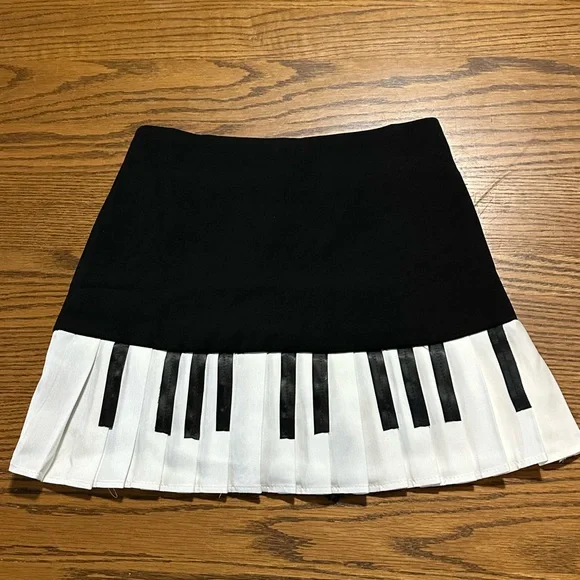 Kawaii Black and White Piano Mini Skirt - Picture 1 of 5